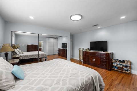Villa ou maison à vendre à Miami, Floride: 4 chambres, 193.33 m2 № 2076047 - photo 20