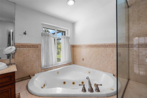 Villa ou maison à vendre à Miami, Floride: 4 chambres, 193.33 m2 № 2076047 - photo 24