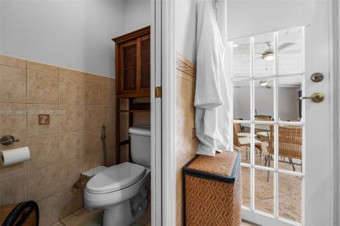 Villa ou maison à vendre à Miami, Floride: 4 chambres, 193.33 m2 № 2076047 - photo 23