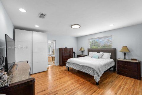 Villa ou maison à vendre à Miami, Floride: 4 chambres, 193.33 m2 № 2076047 - photo 19