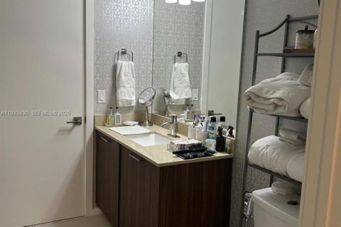 Condominio en venta en Doral, Florida, 1 dormitorio, 72.19 m2 № 1986366 - foto 15