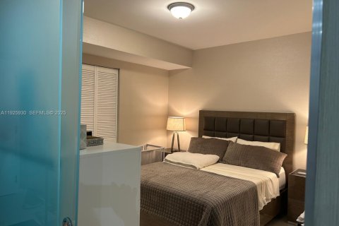 Condominio en venta en Doral, Florida, 1 dormitorio, 72.19 m2 № 1986366 - foto 11