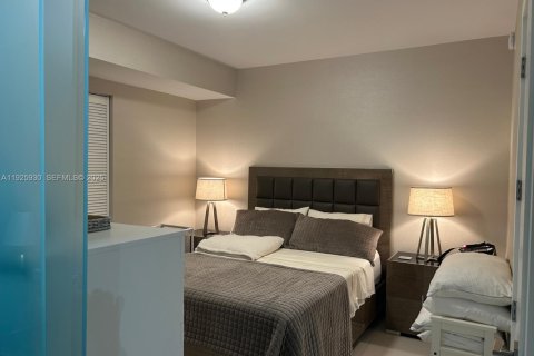 Condominio en venta en Doral, Florida, 1 dormitorio, 72.19 m2 № 1986366 - foto 10