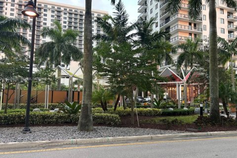 Condominio en venta en Doral, Florida, 1 dormitorio, 72.19 m2 № 1986366 - foto 22