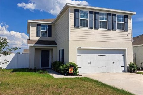 House in Winter Haven, Florida 4 bedrooms, 176.51 sq.m. № 2110198