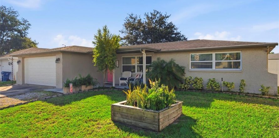 Villa ou maison à New Port Richey, Floride 3 chambres, 127 m2 № 2428786