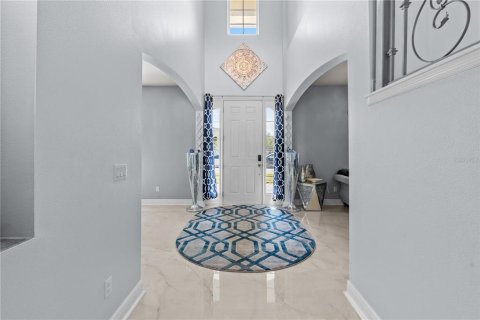 House in Orlando, Florida 6 bedrooms, 451.23 sq.m. № 1915915 - photo 6