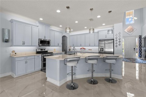 House in Orlando, Florida 6 bedrooms, 451.23 sq.m. № 1915915 - photo 12