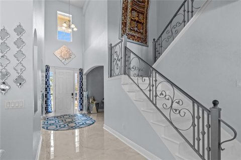 House in Orlando, Florida 6 bedrooms, 451.23 sq.m. № 1915915 - photo 7