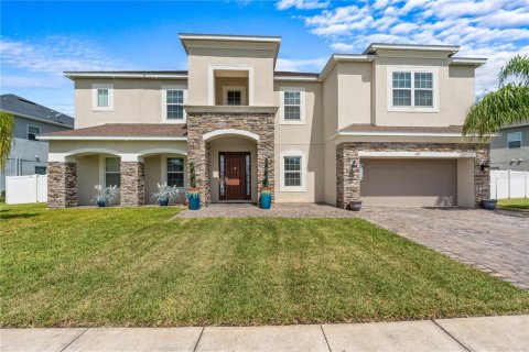 House in Orlando, Florida 6 bedrooms, 451.23 sq.m. № 1915915 - photo 2