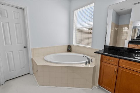 House in Orlando, Florida 6 bedrooms, 451.23 sq.m. № 1915915 - photo 21