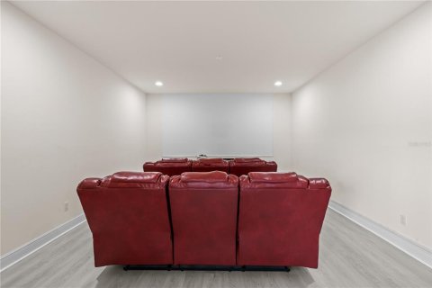 House in Orlando, Florida 6 bedrooms, 451.23 sq.m. № 1915915 - photo 22
