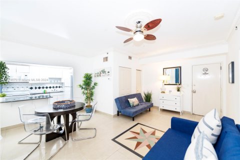 Condo in Miami Beach, Florida, 1 bedroom № 1959225 - photo 6