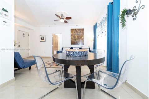 Condo in Miami Beach, Florida, 1 bedroom № 1959225 - photo 5