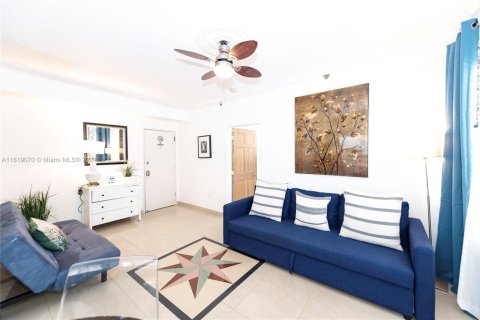 Condo in Miami Beach, Florida, 1 bedroom № 1959225 - photo 7