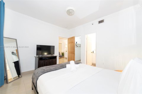Condo in Miami Beach, Florida, 1 bedroom № 1959225 - photo 14