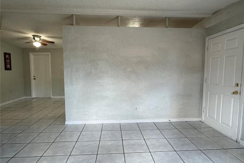 Apartamento en alquiler en Tampa, Florida, 3 dormitorios, 97.55 m2 № 1880582 - foto 9