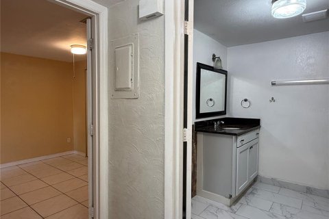 Apartamento en alquiler en Tampa, Florida, 3 dormitorios, 97.55 m2 № 1880582 - foto 5