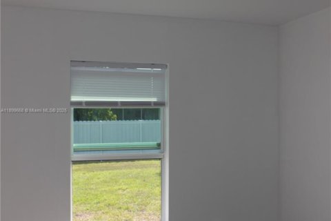 Casa en alquiler en Cape Coral, Florida, 4 dormitorios № 1952041 - foto 12