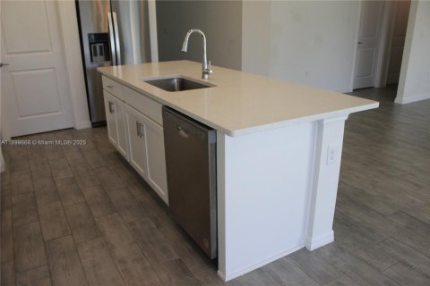 Casa en alquiler en Cape Coral, Florida, 4 dormitorios № 1952041 - foto 23