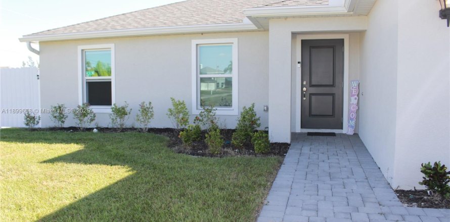 Casa en Cape Coral, Florida 4 dormitorios № 1952041