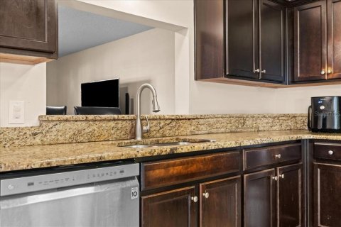Condo in Orlando, Florida, 3 bedrooms № 2166762 - photo 12