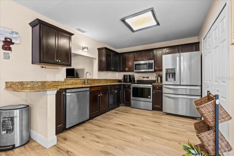 Condo in Orlando, Florida, 3 bedrooms № 2166762 - photo 11