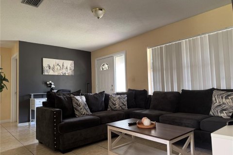 Propiedad comercial en venta en Orlando, Florida, 4 dormitorios, 167.22 m2 № 1876219 - foto 9