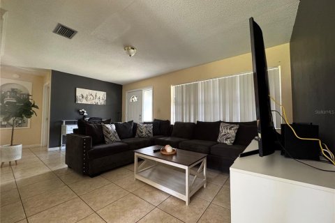 Propiedad comercial en venta en Orlando, Florida, 4 dormitorios, 167.22 m2 № 1876219 - foto 5
