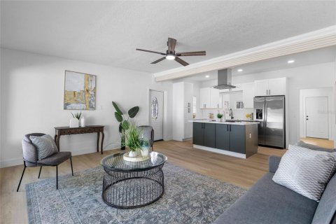 Villa ou maison à vendre à Orlando, Floride: 3 chambres, 111.58 m2 № 2396962 - photo 2