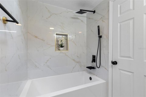 Villa ou maison à vendre à Orlando, Floride: 3 chambres, 111.58 m2 № 2396962 - photo 14
