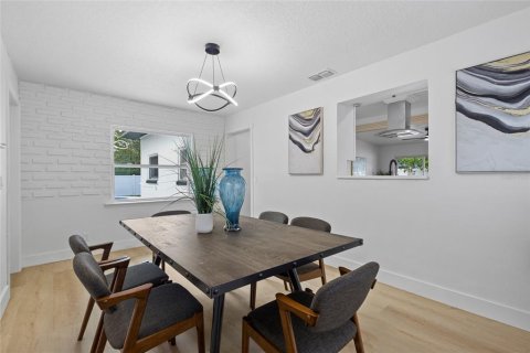 Villa ou maison à vendre à Orlando, Floride: 3 chambres, 111.58 m2 № 2396962 - photo 7