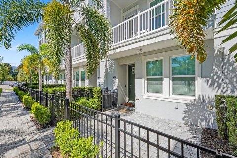 Adosado en Tampa, Florida 3 dormitorios, 183.67 m2 № 2426043
