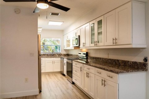 Adosado en alquiler en Orlando, Florida, 2 dormitorios, 91.6 m2 № 2258264 - foto 3