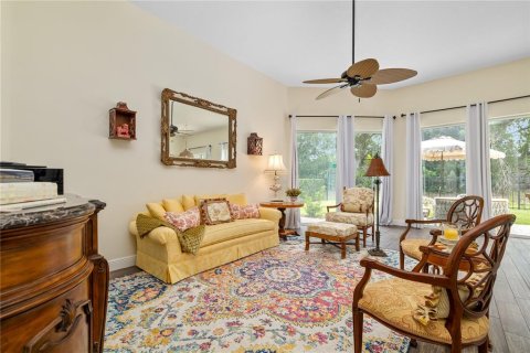 House in University Park, Florida 4 bedrooms, 227.61 sq.m. № 1916215 - photo 14