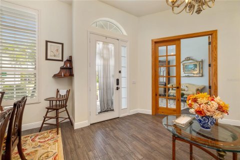 House in University Park, Florida 4 bedrooms, 227.61 sq.m. № 1916215 - photo 9
