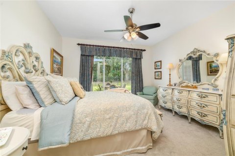 House in University Park, Florida 4 bedrooms, 227.61 sq.m. № 1916215 - photo 27