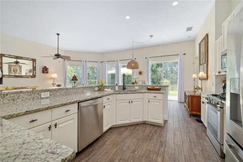 House in University Park, Florida 4 bedrooms, 227.61 sq.m. № 1916215 - photo 19