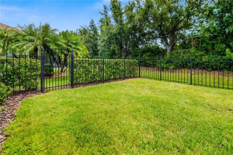House in University Park, Florida 4 bedrooms, 227.61 sq.m. № 1916215 - photo 6