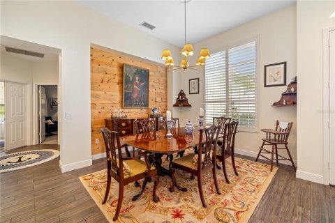 House in University Park, Florida 4 bedrooms, 227.61 sq.m. № 1916215 - photo 7