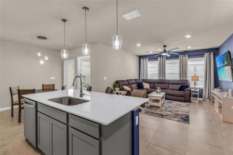 House in Apopka, Florida 4 bedrooms, 189.24 sq.m. № 1870304 - photo 5