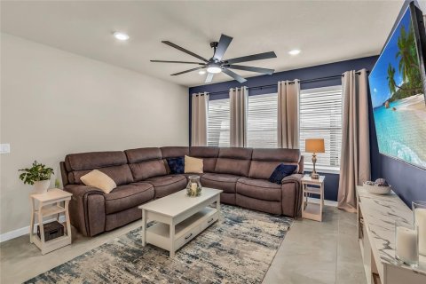 House in Apopka, Florida 4 bedrooms, 189.24 sq.m. № 1870304 - photo 6