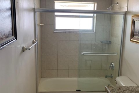 Appartement à louer à Miami, Floride: 2 chambres, 122.35 m2 № 1948931 - photo 6