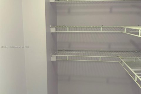 Appartement à louer à Miami, Floride: 2 chambres, 122.35 m2 № 1948931 - photo 10