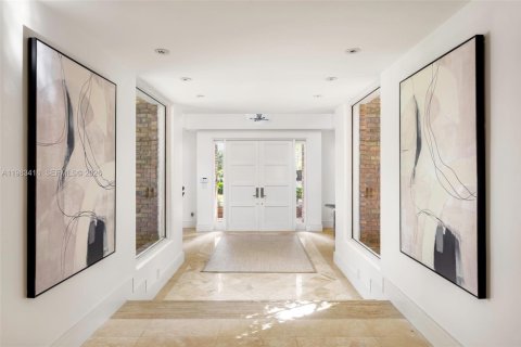 Villa ou maison à vendre à Coral Gables, Floride: 6 chambres, 578.13 m2 № 2046824 - photo 4