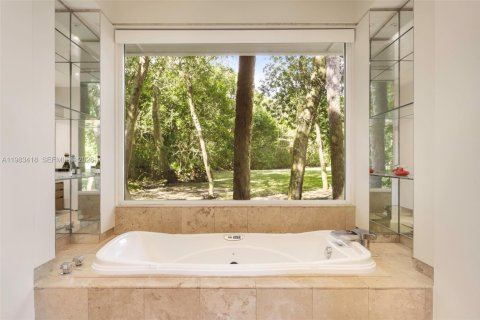 Villa ou maison à vendre à Coral Gables, Floride: 6 chambres, 578.13 m2 № 2046824 - photo 29