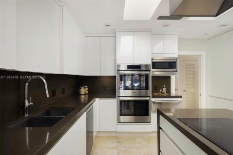 Villa ou maison à vendre à Coral Gables, Floride: 6 chambres, 578.13 m2 № 2046824 - photo 12