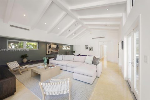 Villa ou maison à vendre à Coral Gables, Floride: 6 chambres, 578.13 m2 № 2046824 - photo 18