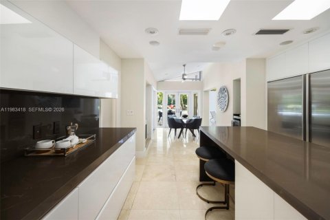 Villa ou maison à vendre à Coral Gables, Floride: 6 chambres, 578.13 m2 № 2046824 - photo 11