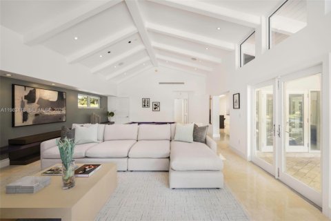 Villa ou maison à vendre à Coral Gables, Floride: 6 chambres, 578.13 m2 № 2046824 - photo 16